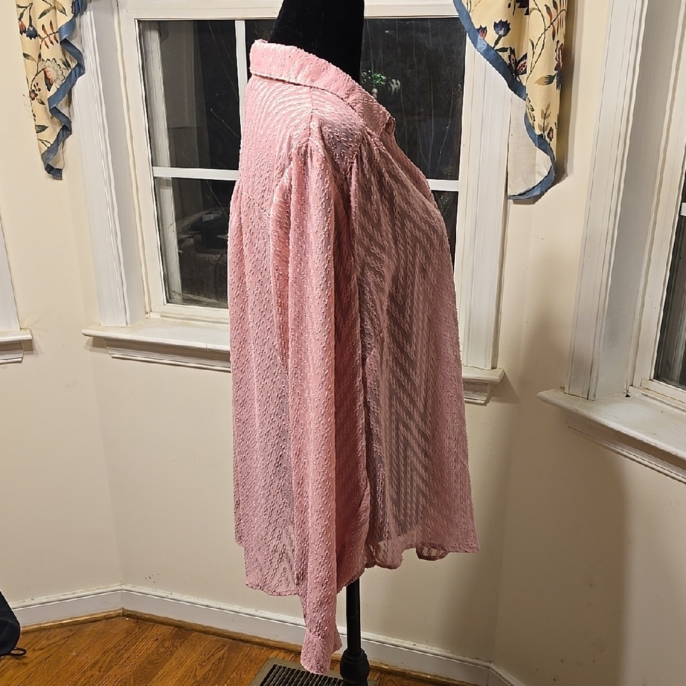 Pink Textured Button-Up Blouse - Picture 4 of 8